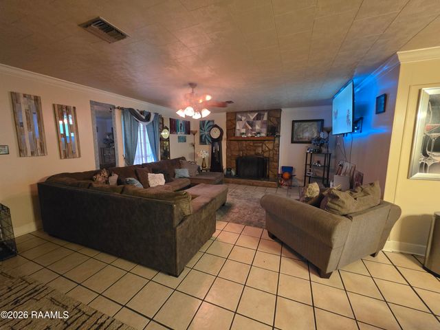 1025 Sugarland Drive, Breaux Bridge, LA 70517