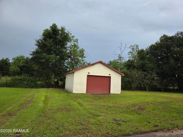 1025 Sugarland Drive, Breaux Bridge, LA 70517