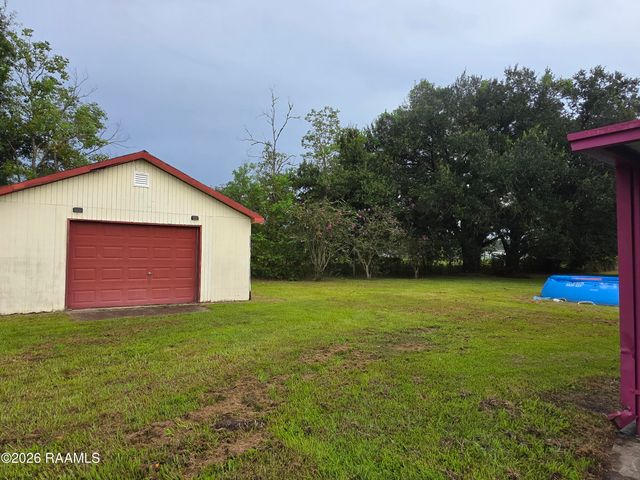 1025 Sugarland Drive, Breaux Bridge, LA 70517
