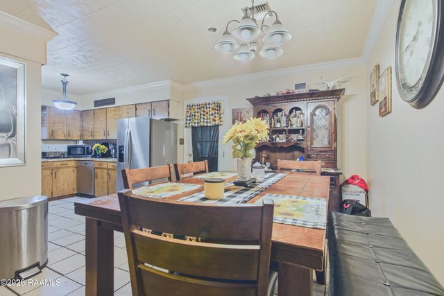 1025 Sugarland Drive, Breaux Bridge, LA 70517