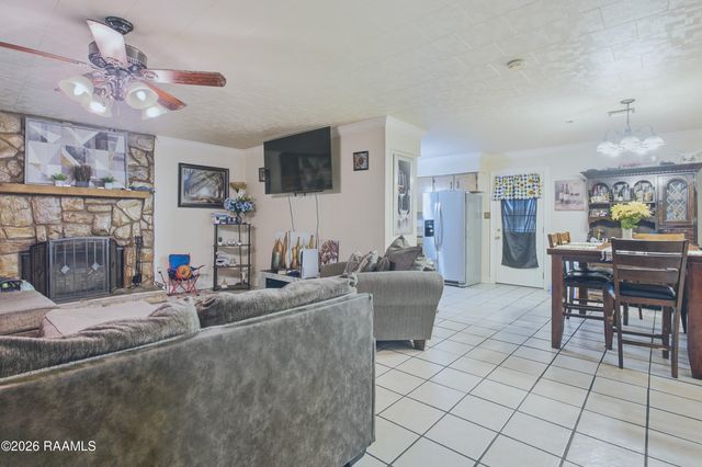 1025 Sugarland Drive, Breaux Bridge, LA 70517