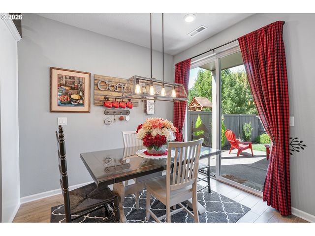 2091 35TH Ave, Forest Grove, OR 97116