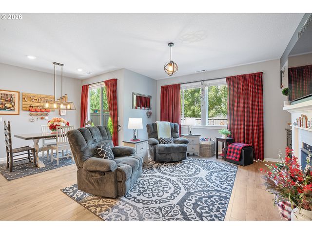 2091 35TH Ave, Forest Grove, OR 97116