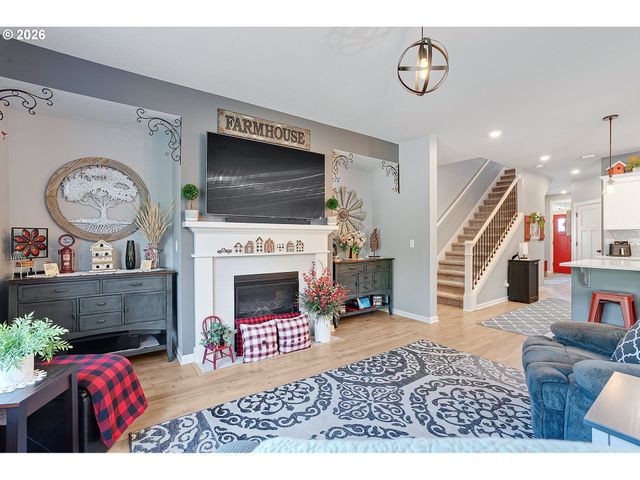 2091 35TH Ave, Forest Grove, OR 97116