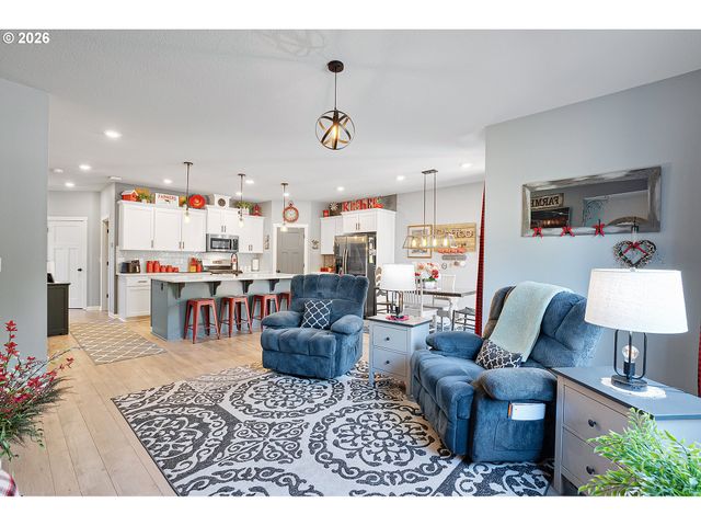 2091 35TH Ave, Forest Grove, OR 97116