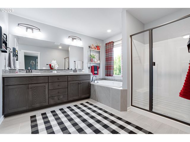 2091 35TH Ave, Forest Grove, OR 97116