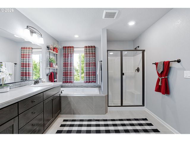 2091 35TH Ave, Forest Grove, OR 97116