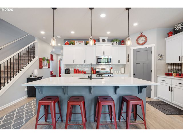 2091 35TH Ave, Forest Grove, OR 97116