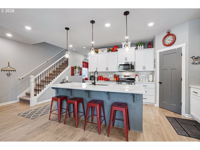 2091 35TH Ave, Forest Grove, OR 97116