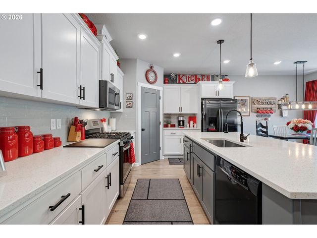 2091 35TH Ave, Forest Grove, OR 97116