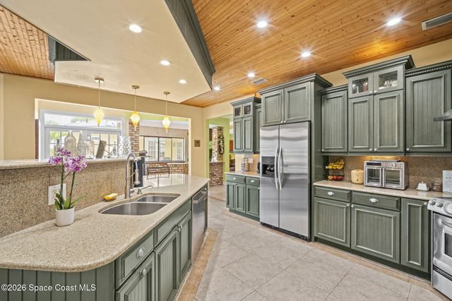 250 Lanternback Island Drive, Satellite Beach, FL 32937