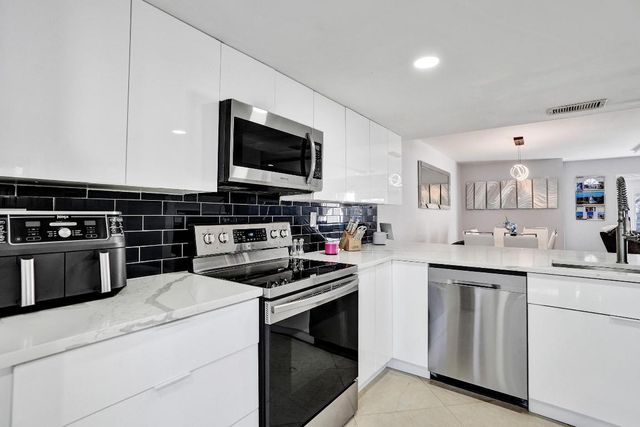 868 Crystal Lake Drive, Deerfield Beach, FL 33064