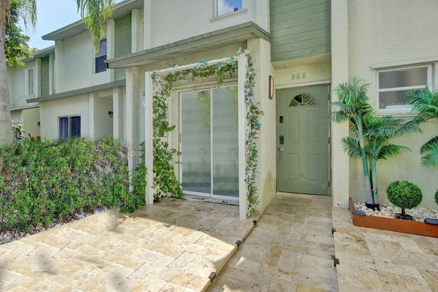 868 Crystal Lake Drive, Deerfield Beach, FL 33064