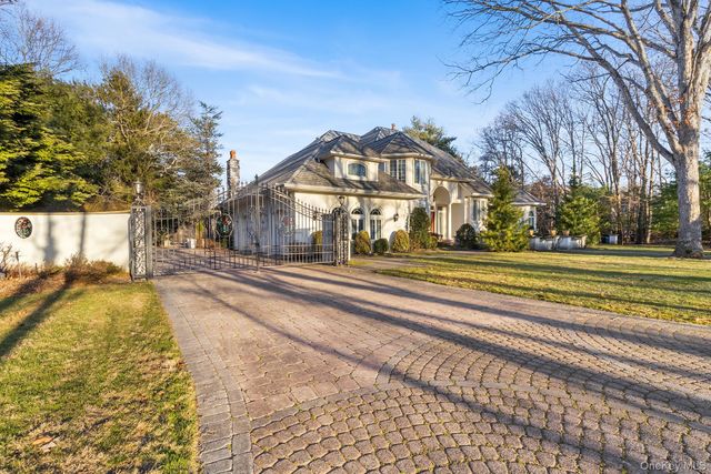 139 Private Road, East Patchogue, NY 11772