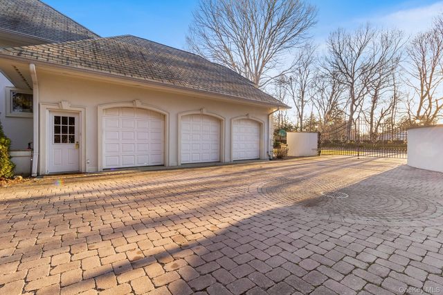 139 Private Road, East Patchogue, NY 11772