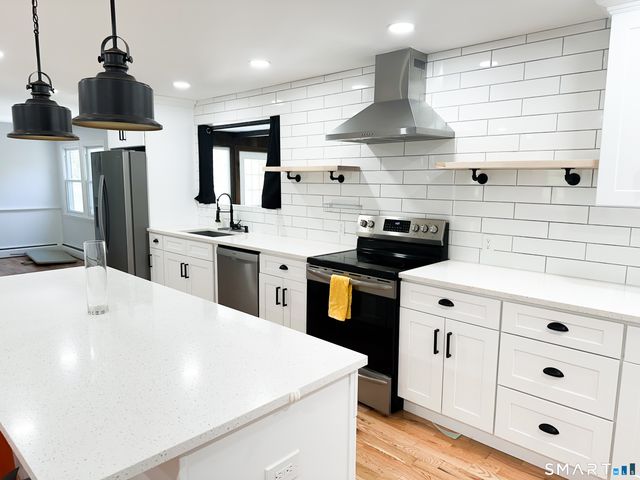 33 Imperial Drive, South Windsor, CT 06074