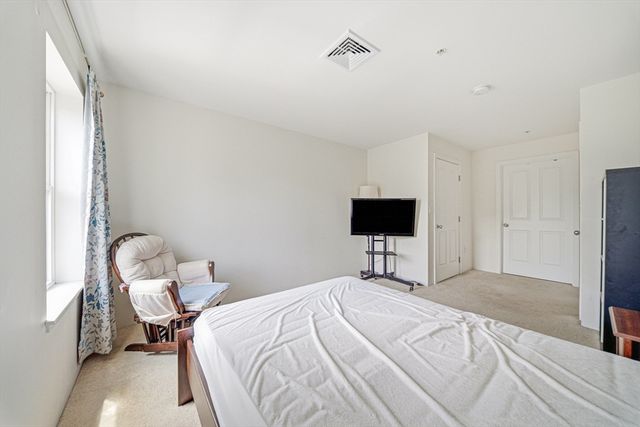 30 Franklin St 312, Malden, MA 02148