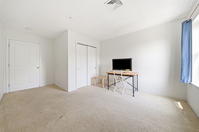 30 Franklin St 312, Malden, MA 02148