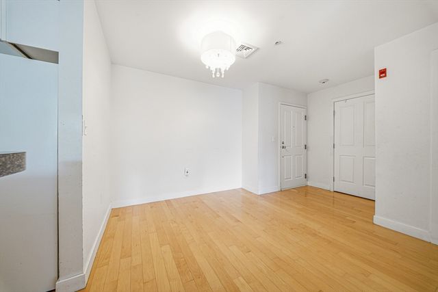 30 Franklin St 312, Malden, MA 02148