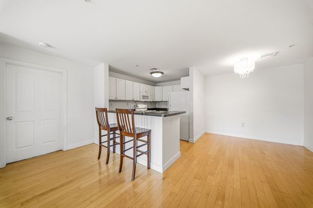 30 Franklin St 312, Malden, MA 02148