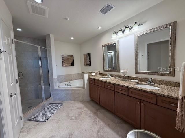 7710 LAKE VISTA COURT 302, Lakewood Ranch, FL 34202