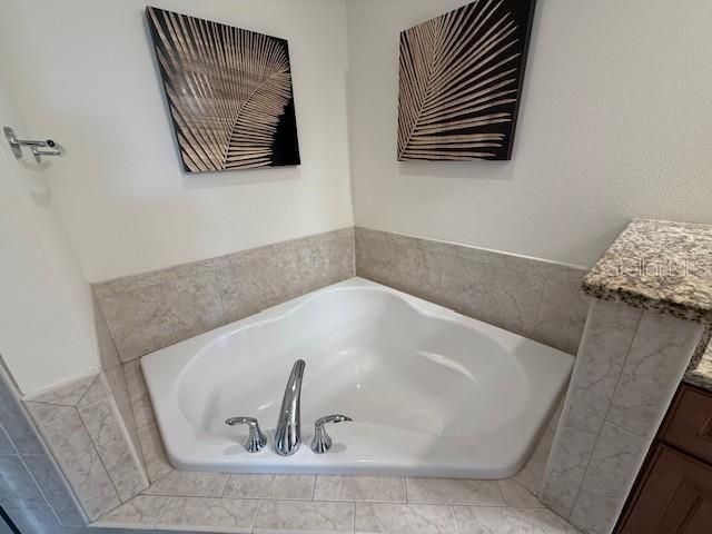 7710 LAKE VISTA COURT 302, Lakewood Ranch, FL 34202
