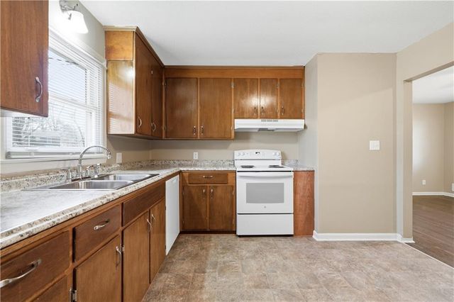 10816 E 66th Terrace, Raytown, MO 64133