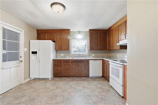 10816 E 66th Terrace, Raytown, MO 64133