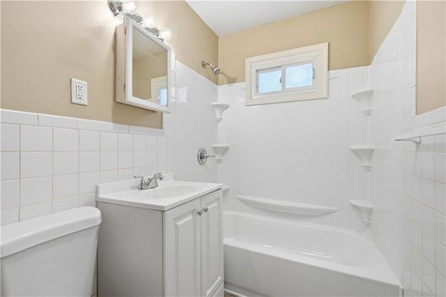 10816 E 66th Terrace, Raytown, MO 64133