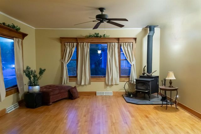 409 2nd Street, Menasha, WI 54952