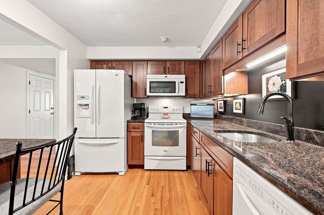 2002 Pheasant Creek Lane 2002, Peabody, MA 01960