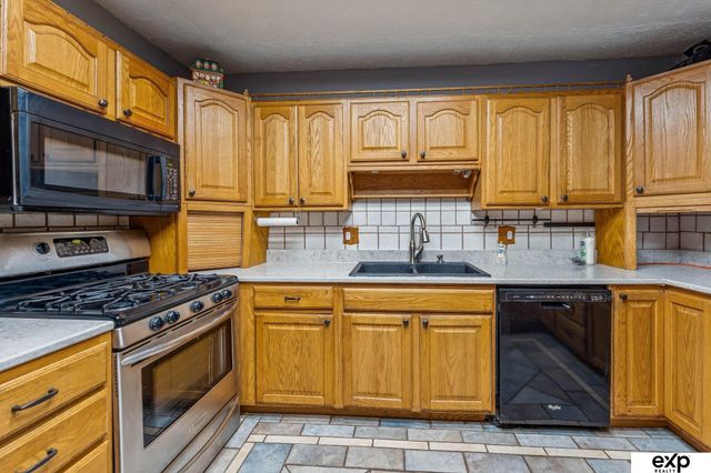 1633 N 150 Court, Omaha, NE 68154