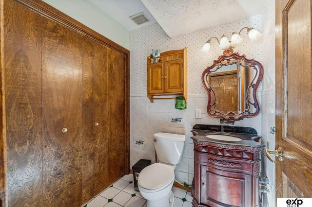 1633 N 150 Court, Omaha, NE 68154