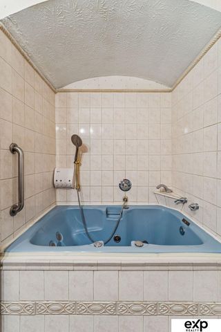 1633 N 150 Court, Omaha, NE 68154