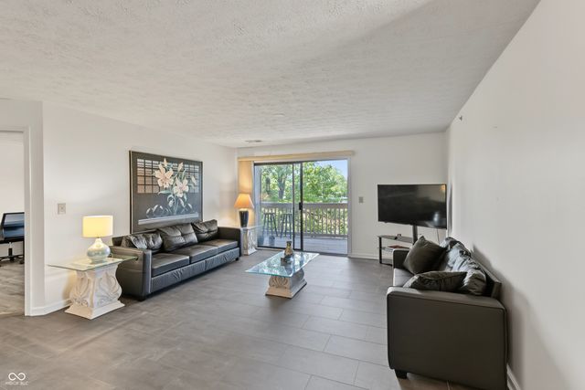 8750 Yardley Court 208, Indianapolis, IN 46268