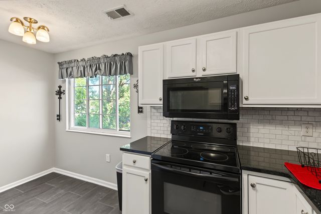 8750 Yardley Court 208, Indianapolis, IN 46268
