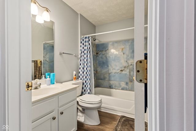 8750 Yardley Court 208, Indianapolis, IN 46268