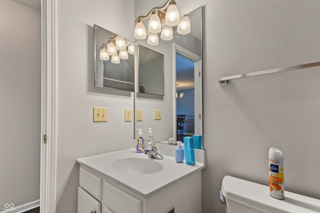 8750 Yardley Court 208, Indianapolis, IN 46268