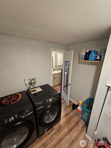 9065 Steele Creek Loop NE, Bremerton, WA 98311