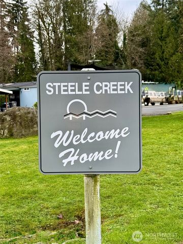 9065 Steele Creek Loop NE, Bremerton, WA 98311