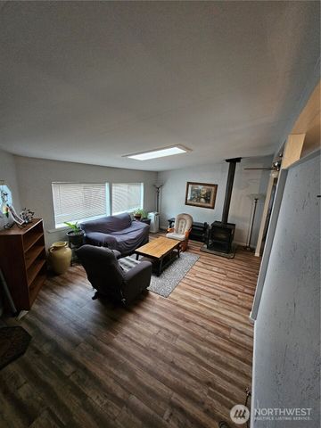 9065 Steele Creek Loop NE, Bremerton, WA 98311