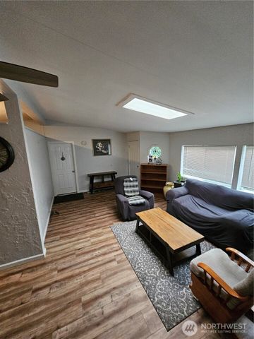 9065 Steele Creek Loop NE, Bremerton, WA 98311