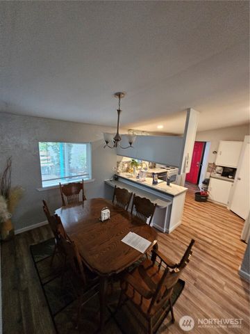 9065 Steele Creek Loop NE, Bremerton, WA 98311