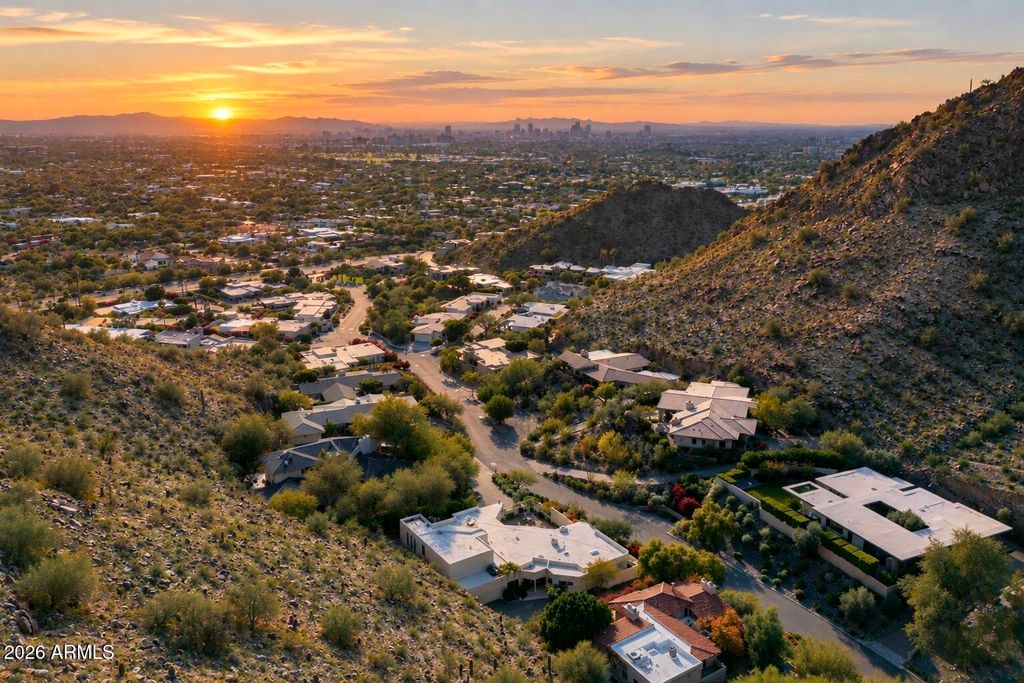 3500 E LINCOLN Drive 17, Phoenix, AZ 85018