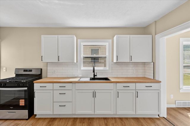 335 Dickinson Street, Grand Rapids, MI 49507