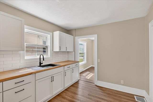 335 Dickinson Street, Grand Rapids, MI 49507