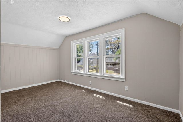 335 Dickinson Street, Grand Rapids, MI 49507
