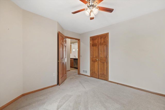 456 Hartford Square 4 SQUARE, Hartford, WI 53027