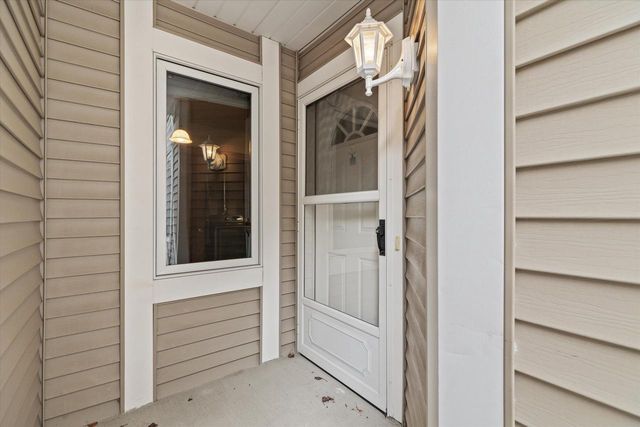 456 Hartford Square 4 SQUARE, Hartford, WI 53027