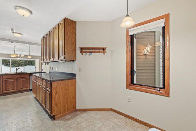 456 Hartford Square 4 SQUARE, Hartford, WI 53027